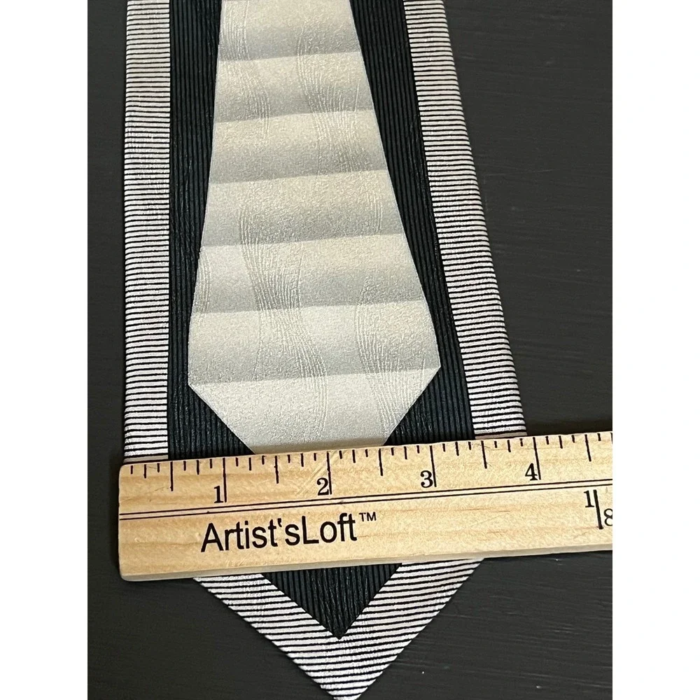 Stacy Adams Mens 100% Silk Tie Black Silver Geometric Pattern Hand Made‎